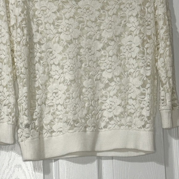 Aeropostale Lace Top Sheer Lace Excellent Condition - Picture 6 of 9